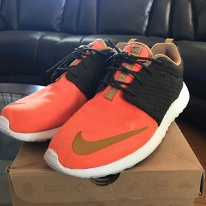 Nike Roshe Run FB size 9.5
